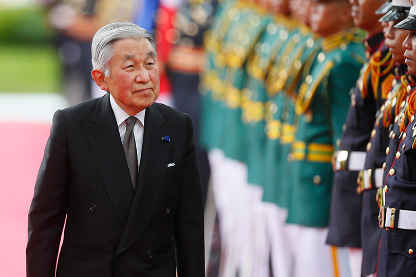 Отцвели уж давно: 83-летний император Японии Акихито получил разрешение отречься от престола