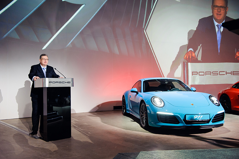 Авто: светская премьера новой модели легендарного Porsche в Москве. Томас Штэрцель