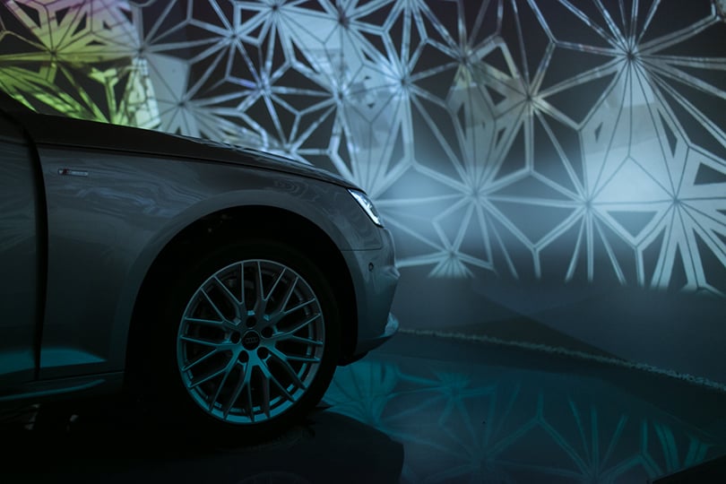 Тест-драйв в космосе с Audi в универмаге «Цветной»