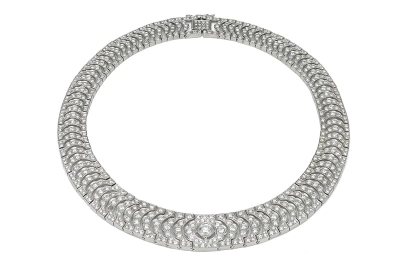 Выставка исторических украшений в новом бутике Tiffany&Co.: Колье-воротник, платина, бриллианты, около 1960 года