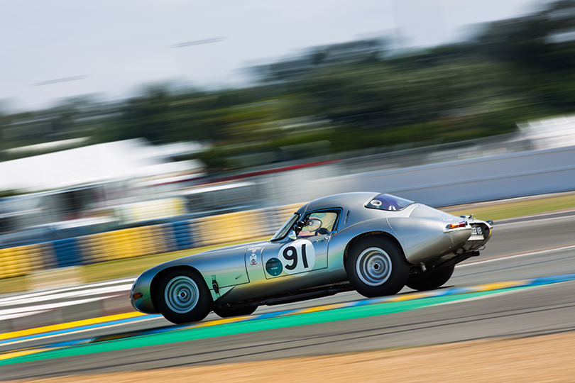 Авто: гоночные ретро-автомобили Jaguar на гонках Le Mans Classic