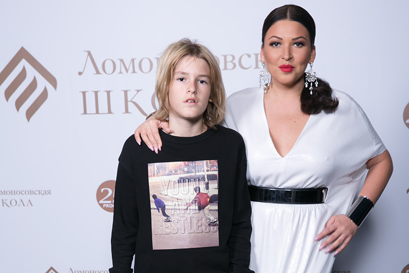 Двадцать пятый день рождения Ломоносовской школы. Ирина Дубцова с сыном