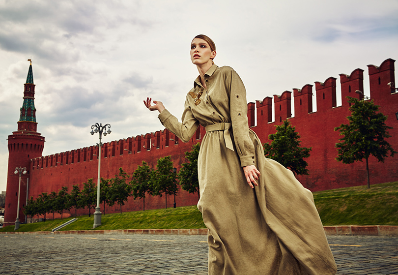 Style Notes: модная съемка Aizel в Московском Кремле. Платье A La Russe