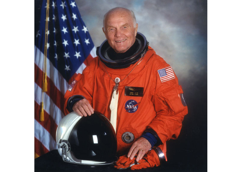 Персона: легендарный астронавт Джон Гленн ушел из жизни