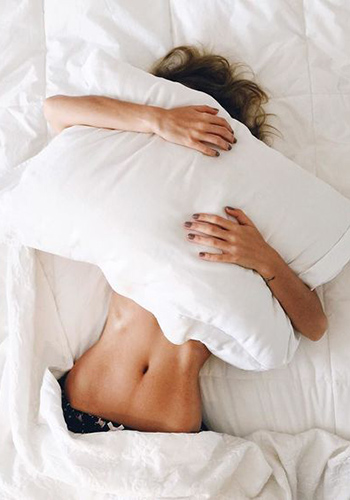 Неспящая красавица: 10 привычек, улучшающих качество сна. Что можно сделать уже сейчас