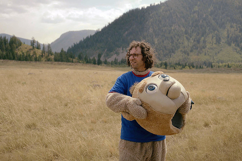 От медведей до горилл, от Италии до Аляски: что смотреть на фестивале американского кино «Амфест». «Приключения медведя Бригсби»