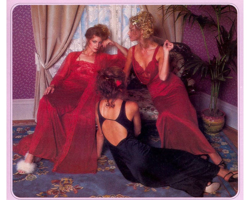 Style Notes: секреты Victoria’s Secret. Как превратить бренд в культурный феномен? 70-е годы. Фотографии из первых каталогов Victoria’s Secret.