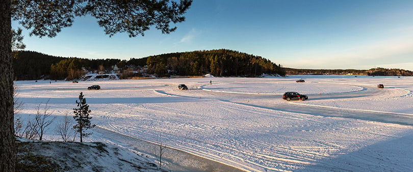 Cars with Jan Coomans. Audi Winter experience: taming a frozen lake with the Audi Q7