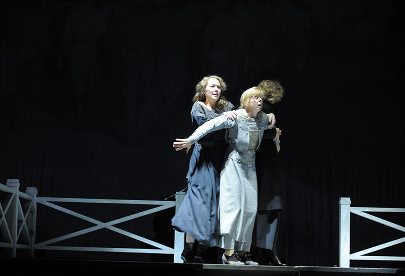 КиноТеатр: Кончаловский подарил новую жизнь пьесам Чехова. «Три сестры»