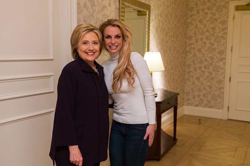 Хиллари Клинтон и ее «группа поддержки»: Бритни Спирс