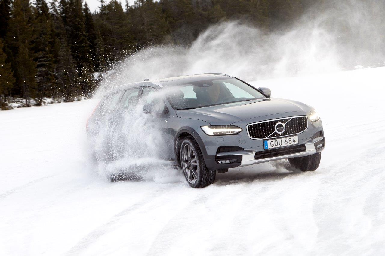 Cars with Jan Coomans. Cold Swedish Adventure: Volvo’s Get Away Lodge and the new V90 Cross Country