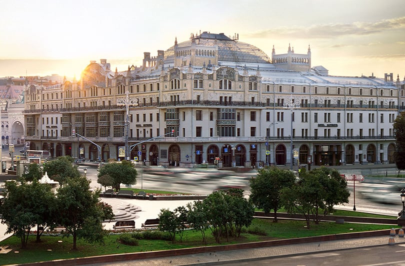 Summer Time: путешествуем внутри Москвы — самое интересное в отелях столицы в августе