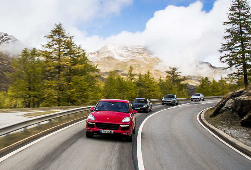 Авто с Яном Коомансом: Porsche Panamera 4S и путь через Швейцарские Альпы