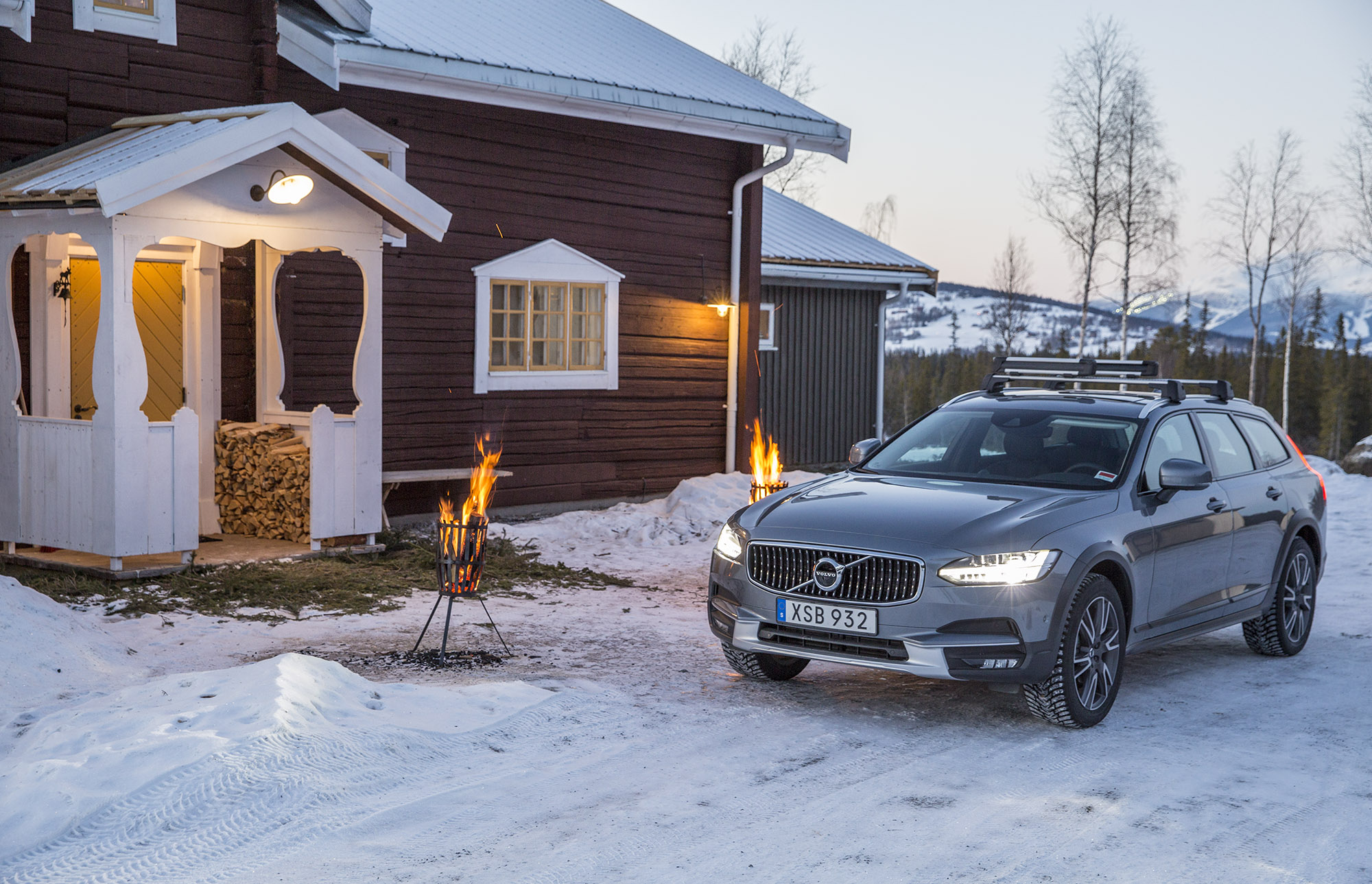 Авто с Яном Коомансом. Холодные шведские приключения: Volvo Get Away Lodge  и новый V90 Cross Country | Posta-Magazine