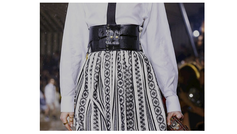 Дождь над Шантийи: Мария Грация Кьюри представила круизную коллекцию Dior