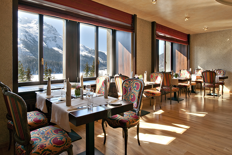 Идея на каникулы: зимний сезон в Carlton St. Moritz — тест-драйв Bentley и семинар здоровья Santhosh Retreats