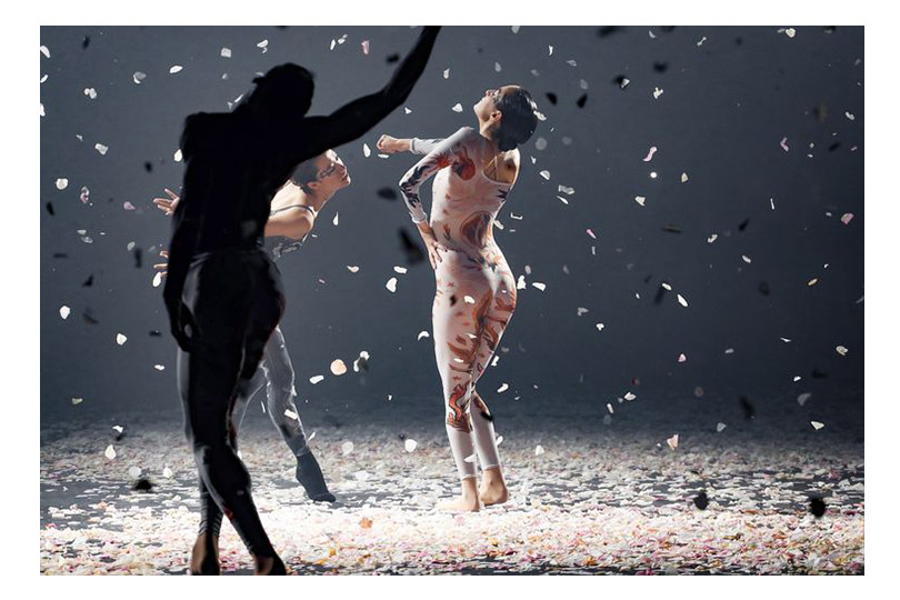 Танцы на ипподроме: шоу Dior в рамках Недели моды в Париже