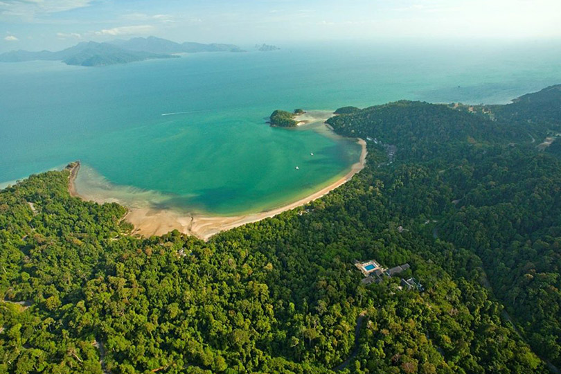 Куда поехать на Новый год: мангровые леса, белки-гиганты и коралловые заповедники Лангкави