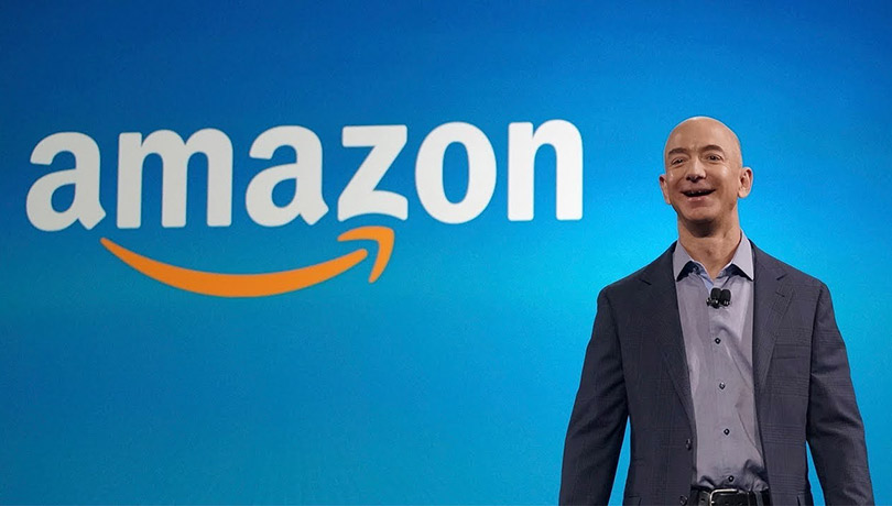 Глава Amazon Джефф Безос стал самым богатым человеком в современной истории