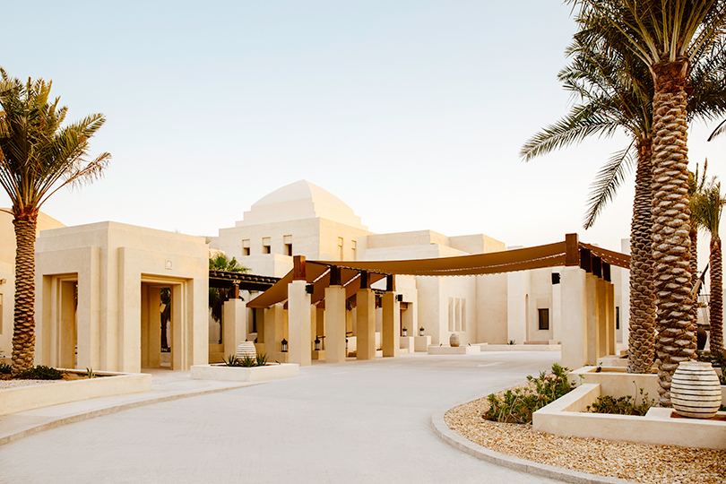 Новый отель: соколиная охота и фэтбайк-покатушки по дюнам в Jumeirah Al Wathba Desert Resort & Spa в Абу-Даби