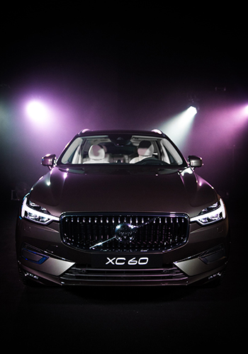 Момент истины: российская премьера Volvo XC60 в формате иммерсивного спектакля