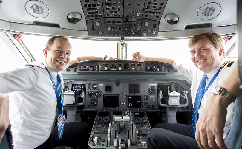 Король-самолет: нидерландский монарх 20 лет тайно работал пилотом гражданской авиации
