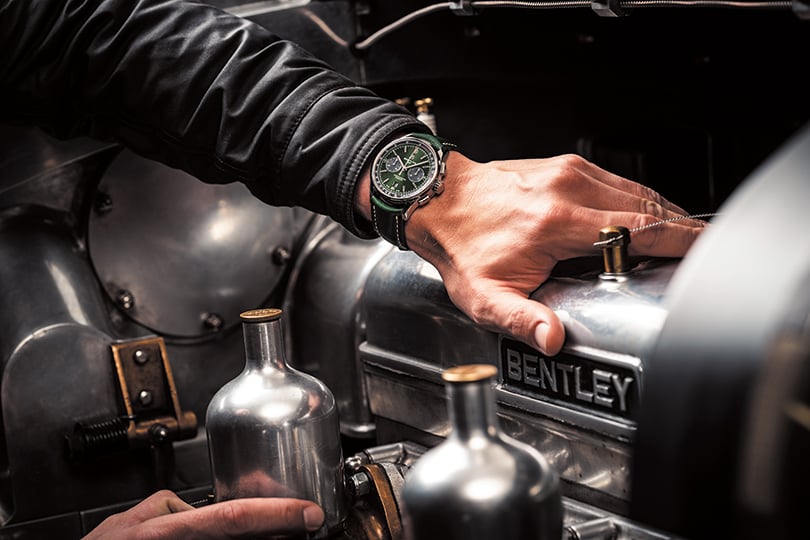 Идея подарка: лучшие дизайнерские часы из коллекций автомобильных брендов. Bentley & Breitling