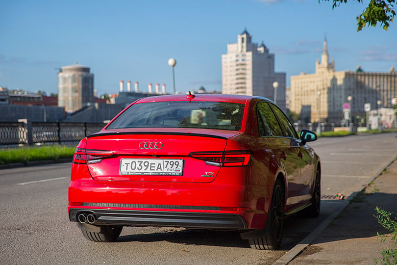 Cars with Jan Coomans. Audi A4 TDI quattro Sport review