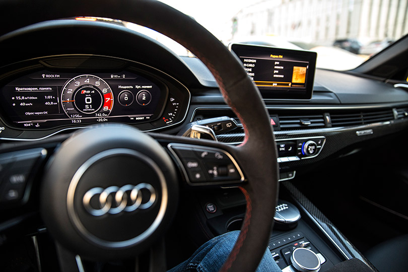 Cars with Jan Coomans. Audi RS4 review: friendly muscle