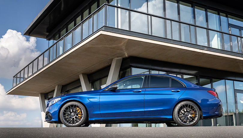 Cars with Jan Coomans. The new Mercedes-AMG C 63 reviewed on road and racetrack