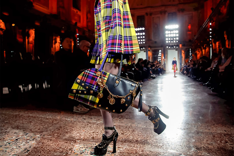 «Служение моде» Dolce & Gabbana и ностальгическое шоу Versace: самое интересное с Недели моды в Милане