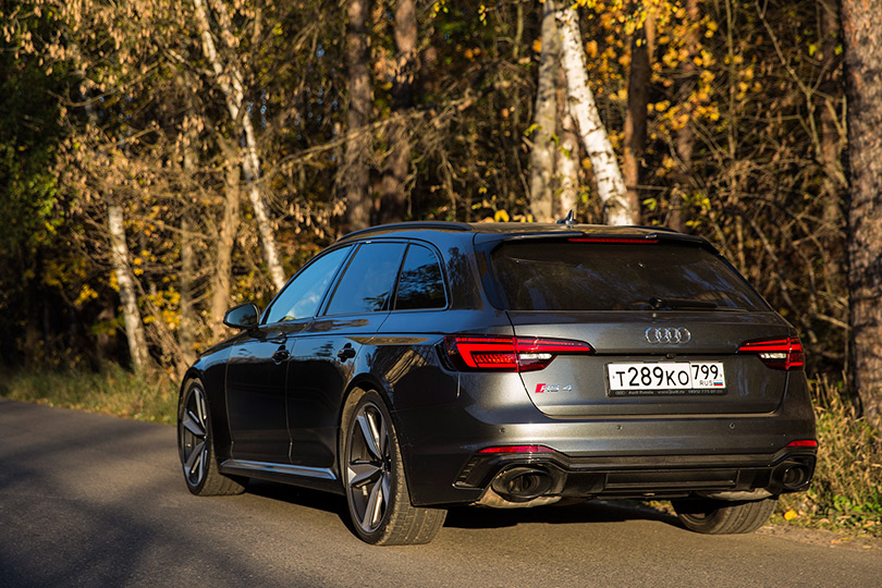 Cars with Jan Coomans. Audi RS4 review: friendly muscle