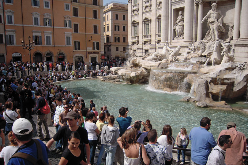 Копейка рубль бережет: полтора миллиона долларов на дне фонтана Треви в Риме