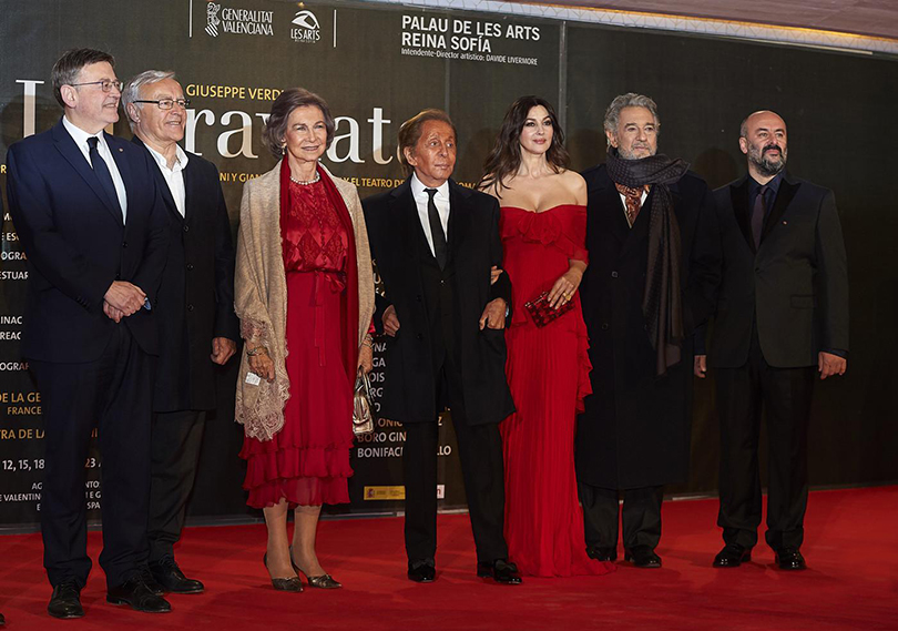 Королева Испании София, Валентино Гаравани, Моника Белуччи на премьере «Травиаты»