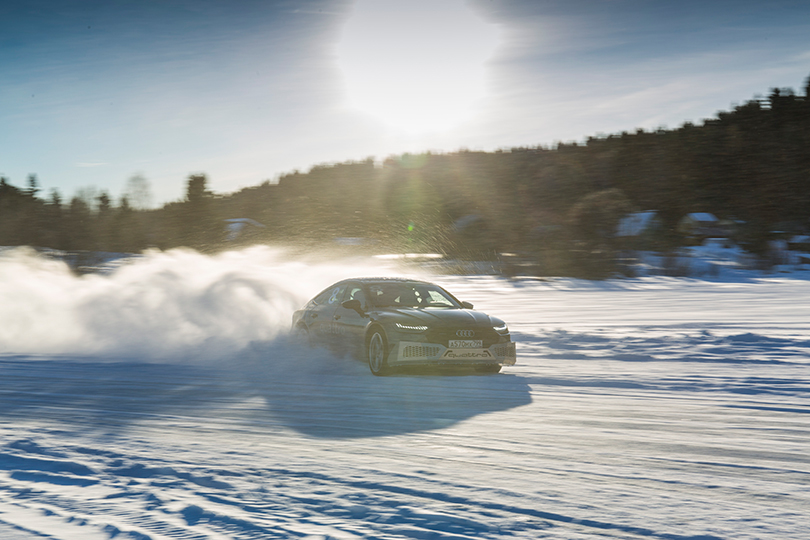 Авто с Яном Коомансом. Audi Quattro Winter Experience: A7 и Q8 на льду