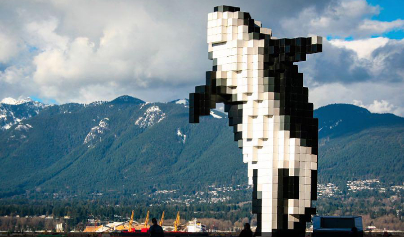 Дуглас Коупленд. Скульптура «Цифровой дельфин-касатка» (Digital Orca), Ванкувер, Канада