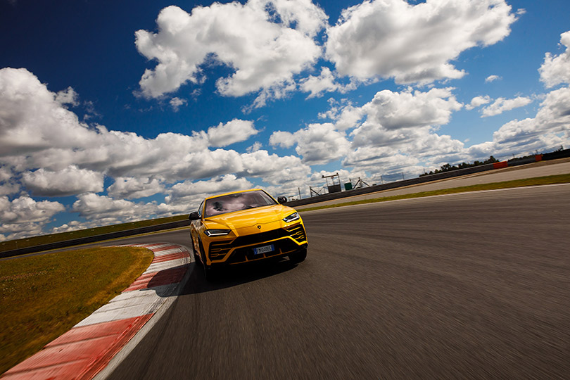 Cars with Jan Coomans. Lamborghini Urus — a lot of Super ...