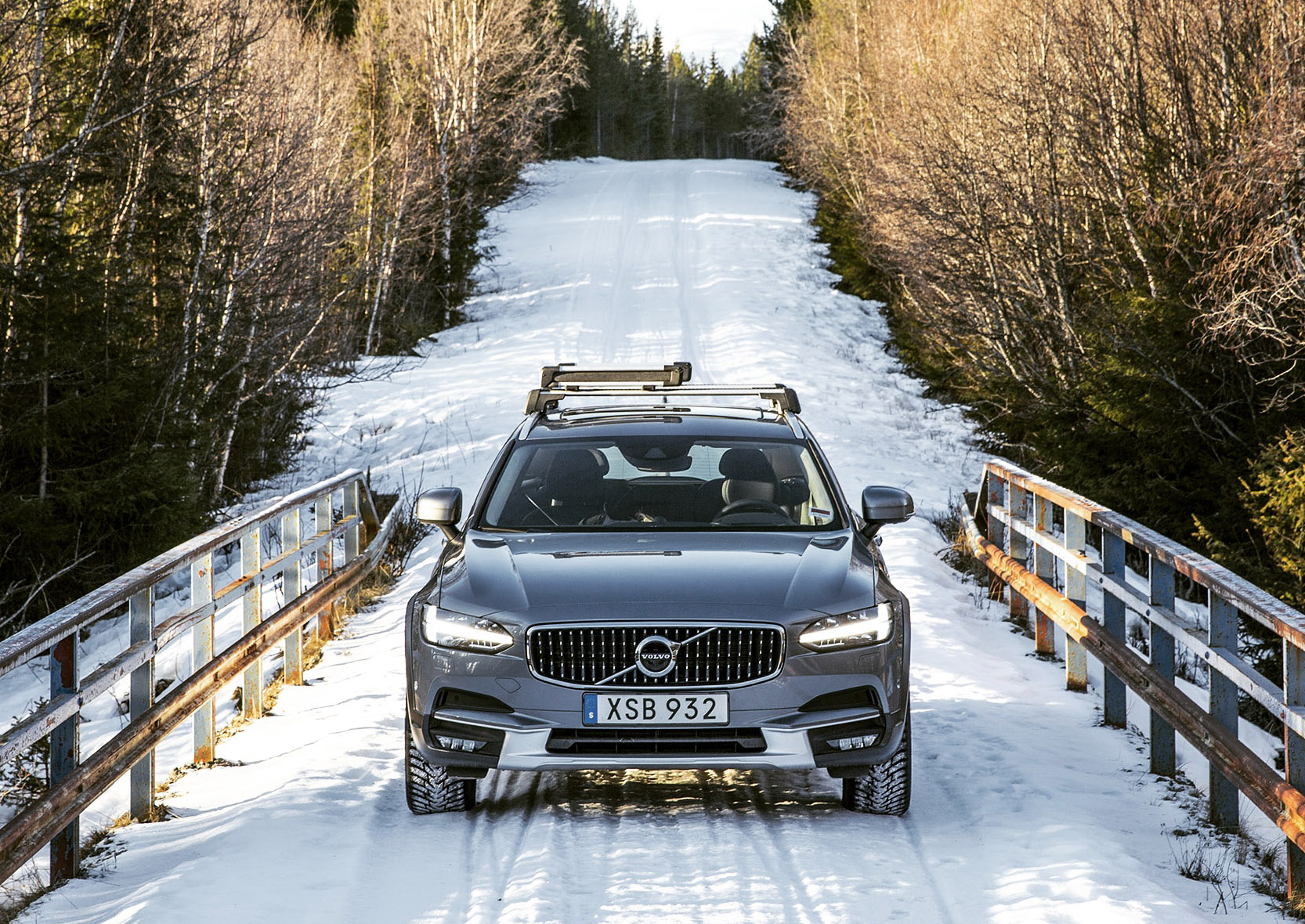 Авто с Яном Коомансом. Холодные шведские приключения: Volvo Get Away Lodge и новый V90 Cross Country