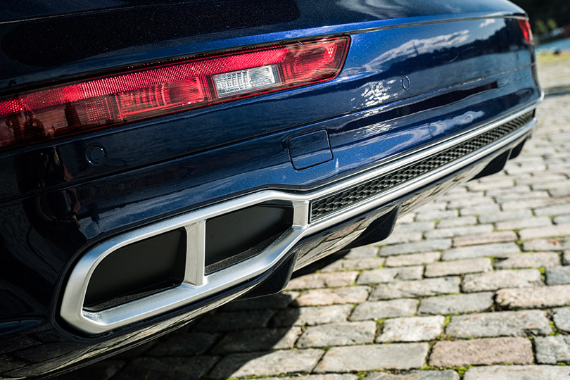 Cars with Jan Coomans. Audi S5 Coupe and SQ5 reviewed