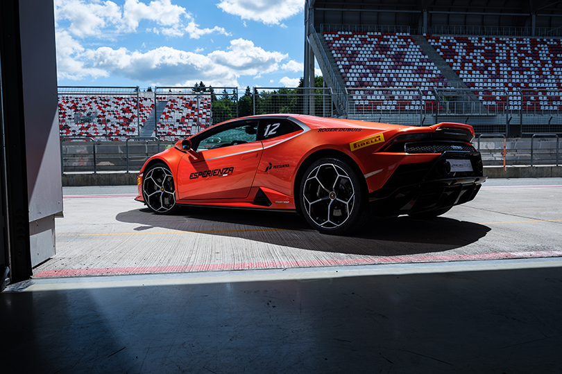 Lamborghini Huracan Evo — dynamic launch at Moscow Raceway