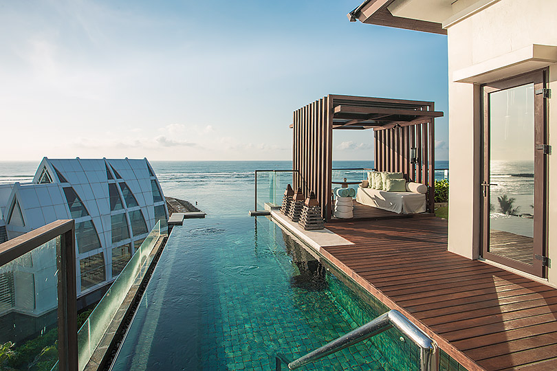 Куда поехать в январе: Бали — белоснежные пляжи Нуса-Дуа, гостеприимство Ritz-Carlton Bali и гастрономические сеты Реймонда Сика