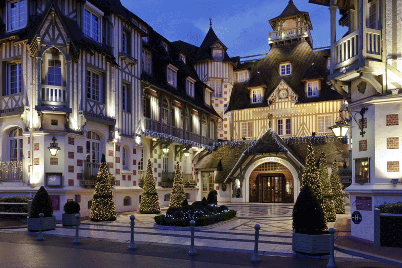 В каком отеле отпраздновать 8 Марта. Hôtel Barrière Le Normandy Deauville
