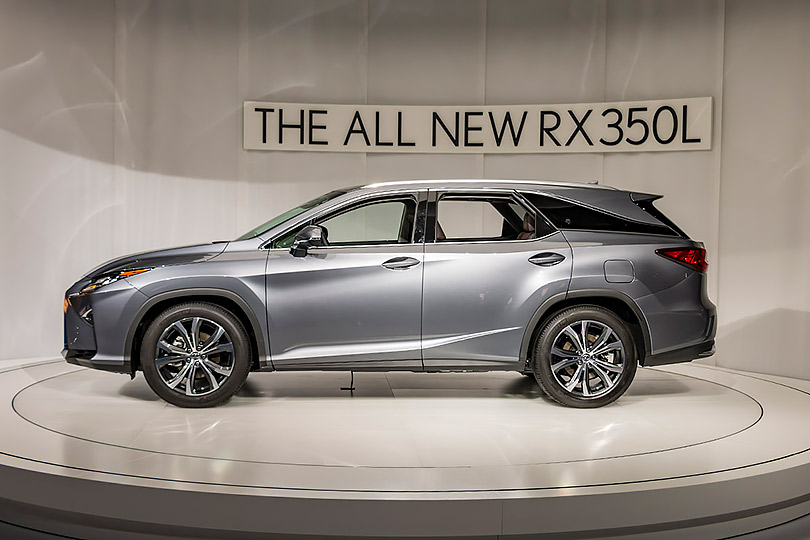 Cars with Jan Coomans. What’s new at the Los Angeles Motor Show. Lexus RX 350L