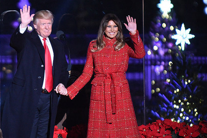 Рождество в Белом доме: Мелания Трамп украсила резиденцию и зажгла праздничную иллюминацию