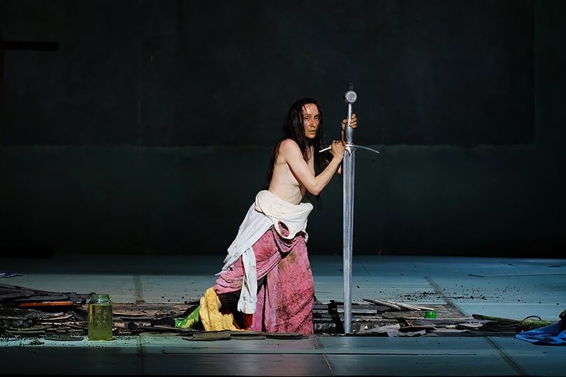 Голоса Жанны д’Арк: премьера спектакля Ромео Кастеллуччи на Дягилевском фестивале