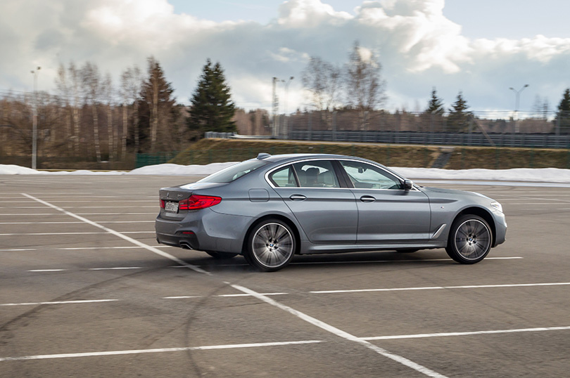 Cars with Jan Coomans: driving the new BMW 5 series, in two different flavours