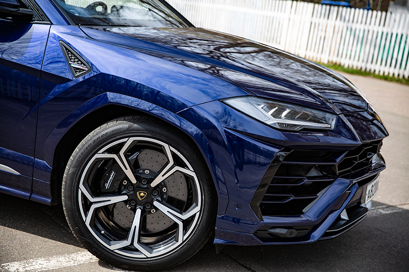Cars with Jan Coomans. Lamborghini Urus review: master of all trades?