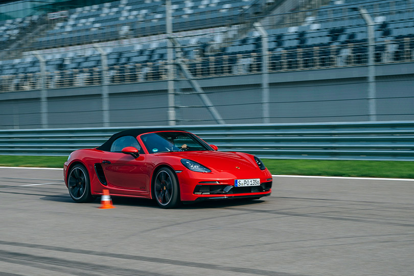 Cars with Jan Coomans. Porsche World Roadshow at Sochi Autodrome: speed dating