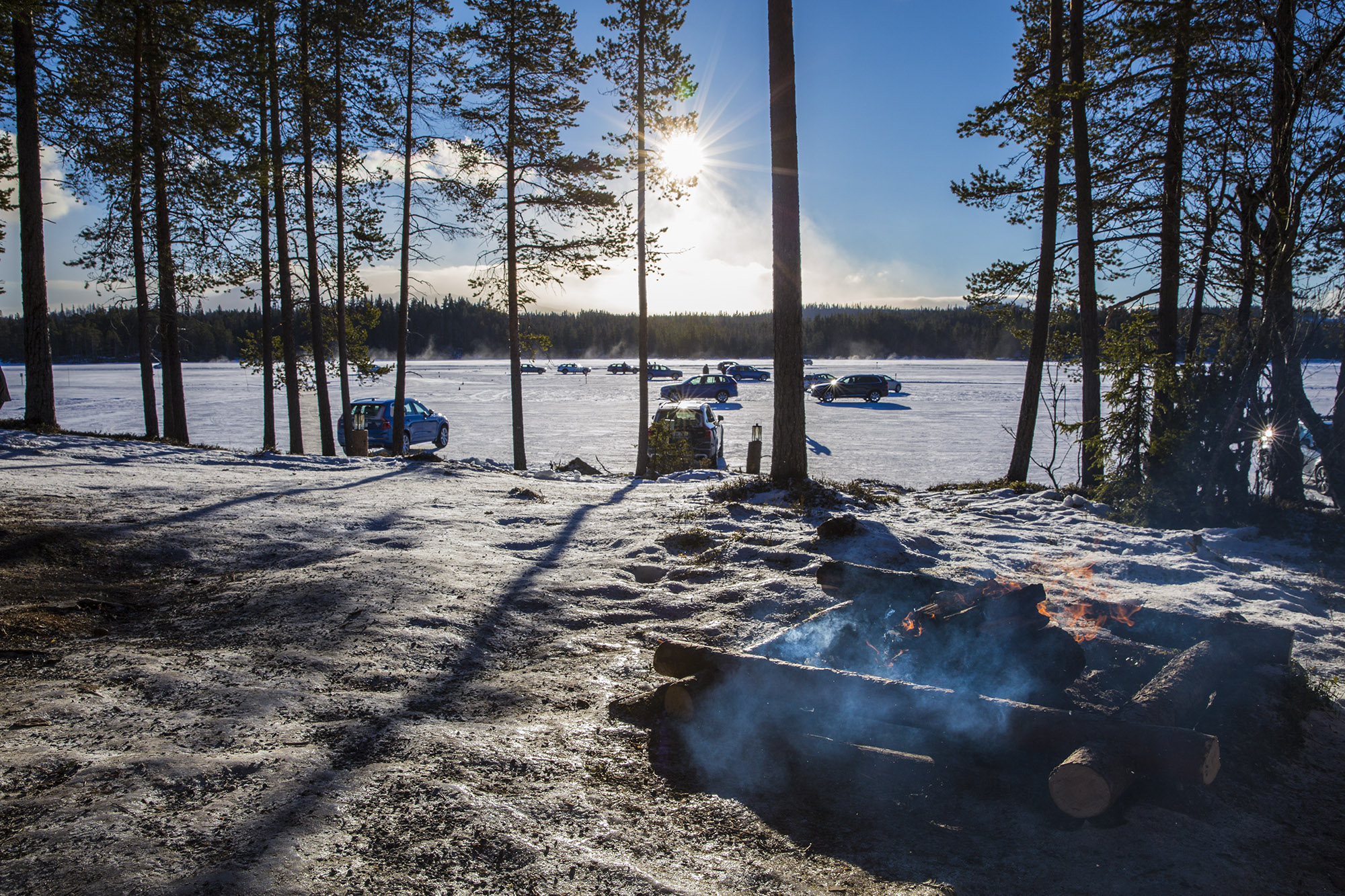 Авто с Яном Коомансом. Холодные шведские приключения: Volvo Get Away Lodge и новый V90 Cross Country