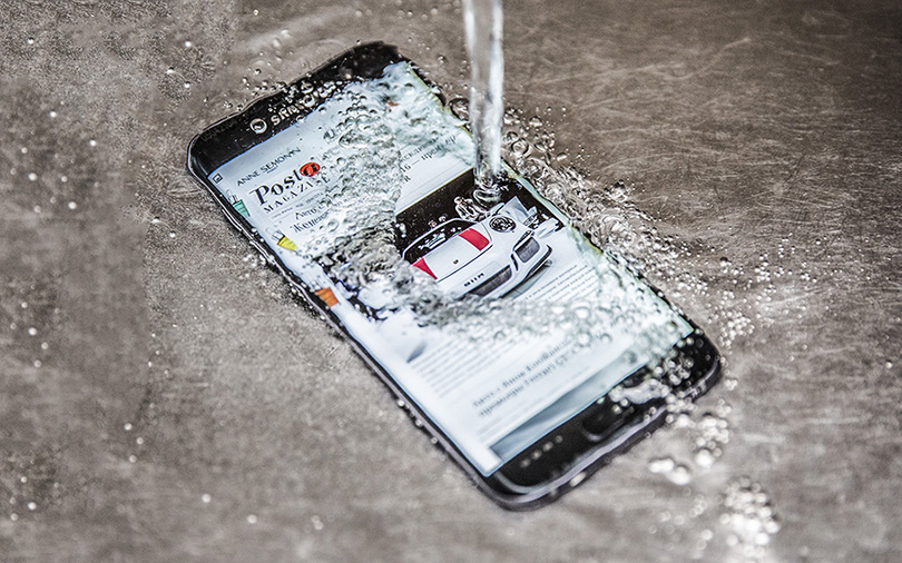 The Galaxy S7 Edge did not mind getting baptised